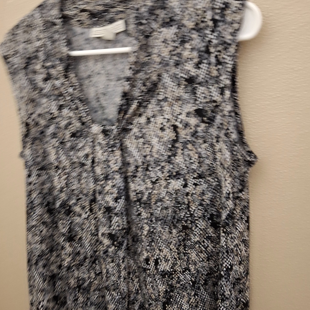 Dana Buchman Black and Gray Sleeveless Mandarin Collar Blouse